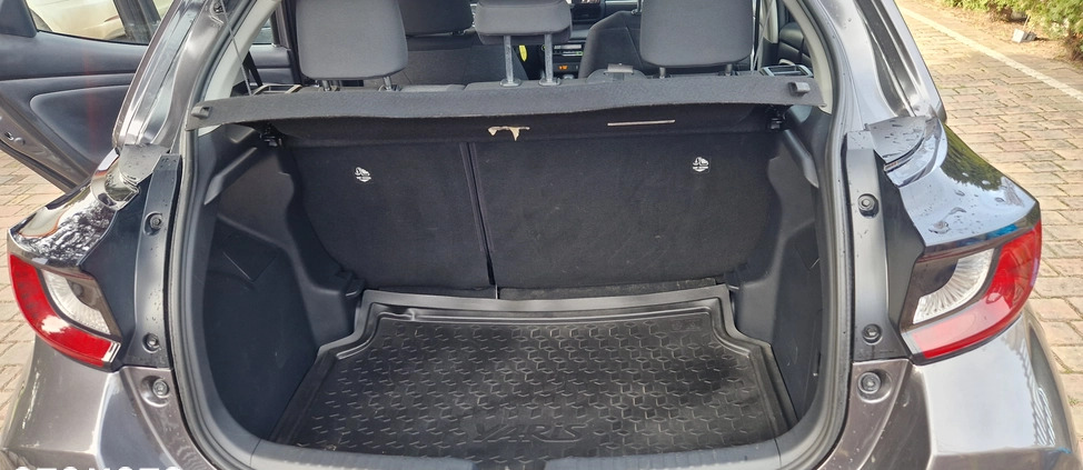 Toyota Yaris cena 71500 przebieg: 49000, rok produkcji 2021 z Warszawa małe 232